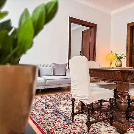 Apartamento Unique & Spacious 3br Historic Flat In Centre *