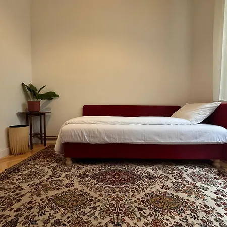 Unique & Spacious 3br Historic Flat In Centre Lejlighed