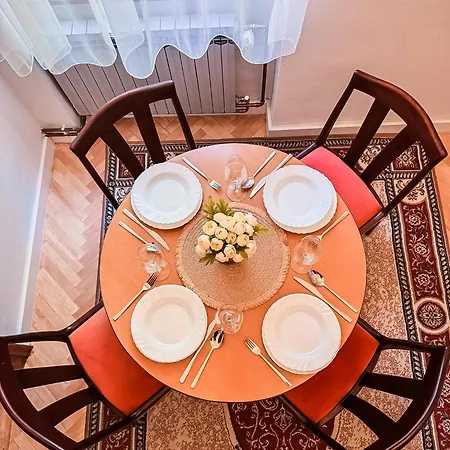 Lejlighed Unique & Spacious 3br Historic Flat In Centre *